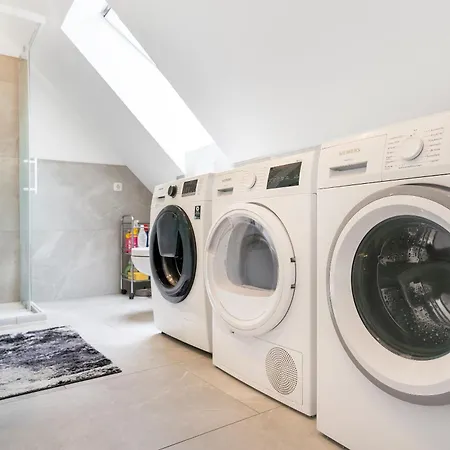 Stilles Landidyll Am Feldrand - Vier-zimmer-wohnung Inklusive Kueche, Wifi & Tv דירה הרפורד