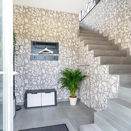 דירה Stilles Landidyll Am Feldrand - Vier-zimmer-wohnung Inklusive Kueche, Wifi & Tv