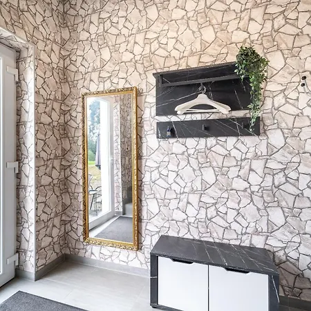 Stilles Landidyll Am Feldrand - Vier-zimmer-wohnung Inklusive Kueche, Wifi & Tv * הרפורד