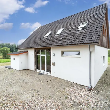 Stilles Landidyll Am Feldrand - Vier-zimmer-wohnung Inklusive Kueche, Wifi & Tv *