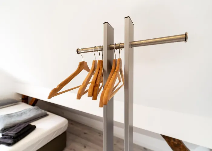 Apartamento Stilles Landidyll Am Feldrand - Vier-zimmer-wohnung Inklusive Kueche, Wifi & Tv *